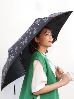 ハク(H.A.K)のいちご&スタープリント折りたたみアンブレラ(晴雨兼用) 傘