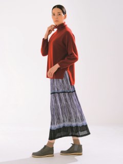 ケイハヤマプリュス(KEI Hayama PLUS)のVert アートオブポタリープリントプリーツ加工スカート ロングスカート