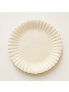 マディ(Madu)のフリル プレートM ホワイト プレート・皿