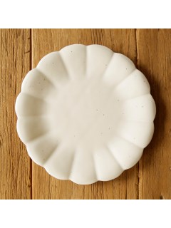 マディ(Madu)の輪花皿 白 L プレート・皿