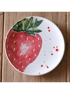マディ(Madu)のStrawberry　プレート プレート・皿