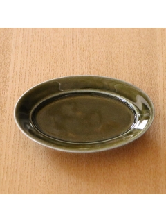 マディ(Madu)のオリーブ釉　オーバルプレート　S プレート・皿