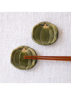 マディ(Madu)のかぼちゃ　箸置　緑 箸・箸置