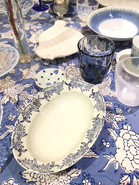 table:Blue&White